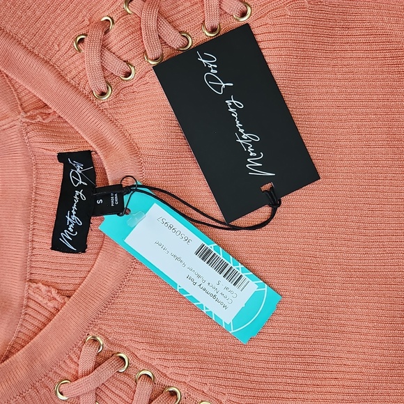 Montgomery Post - Crew Neck Raglan Fitted Ribbed Top - Picture 11 of 12